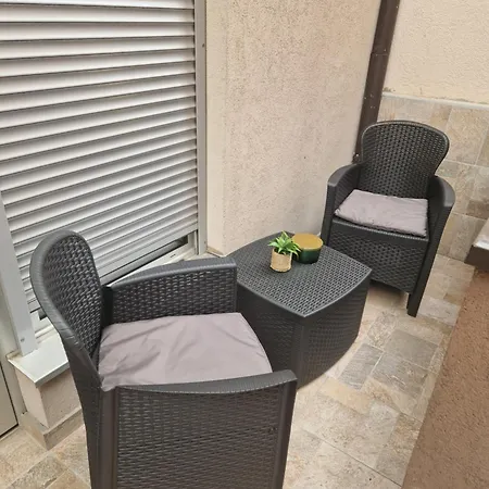 Relax In Apartment