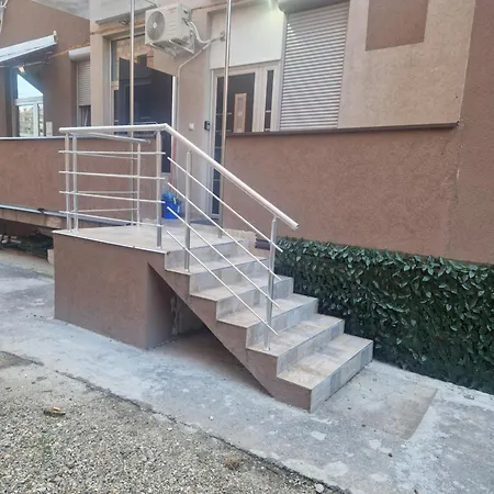 Relax In Apartment *